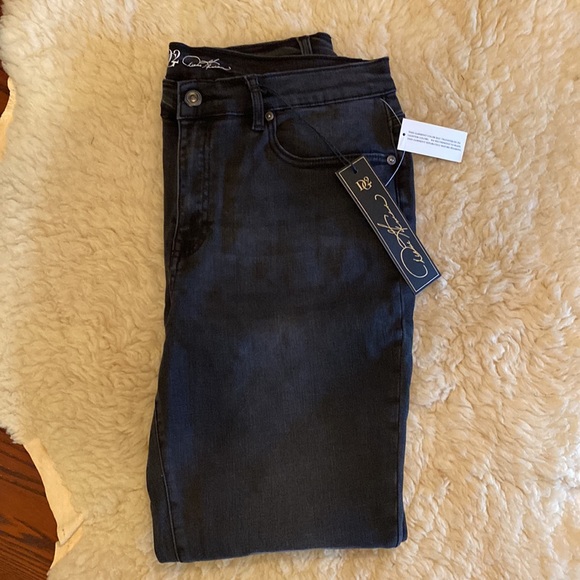 NWT DG2 by Diane Gilman Stretch Destructed Skinny Jean women’s 16p - Picture 3 of 7